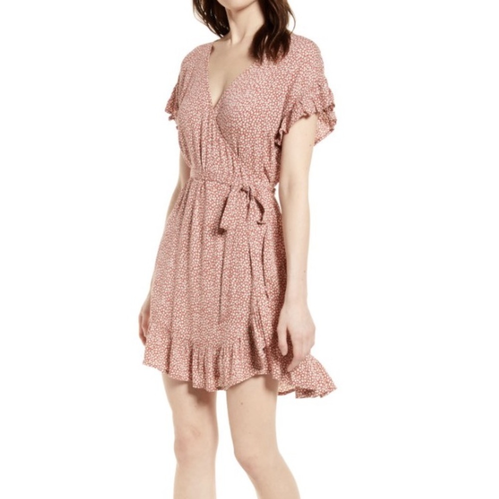 Billabong Wrap & Roll Mini dress in Brick. size Medium. NEVER WORN